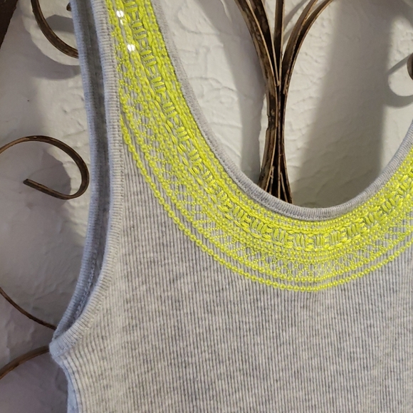 Top - Picture 2 of 3